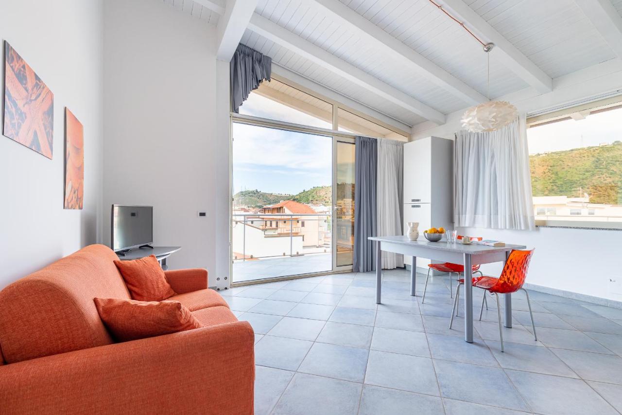 Terraces D'Orlando - Family Apartments With Sea View And Pool Capo dʼOrlando Екстериор снимка