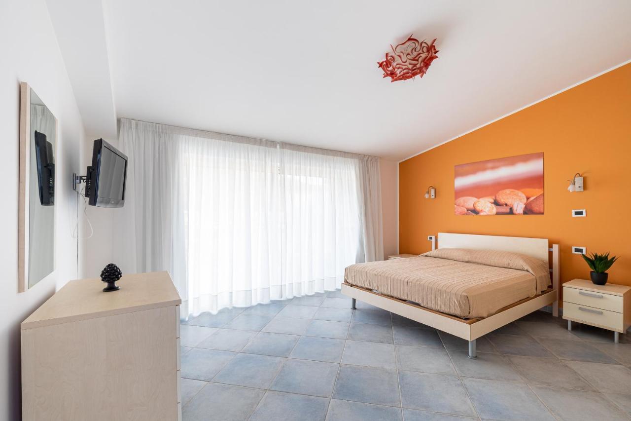 Terraces D'Orlando - Family Apartments With Sea View And Pool Capo dʼOrlando Екстериор снимка