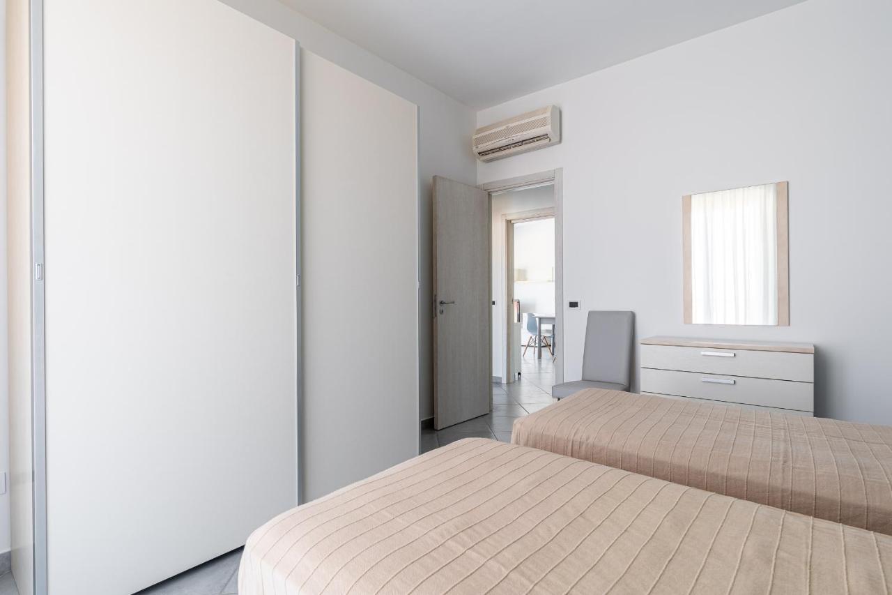 Terraces D'Orlando - Family Apartments With Sea View And Pool Capo dʼOrlando Екстериор снимка