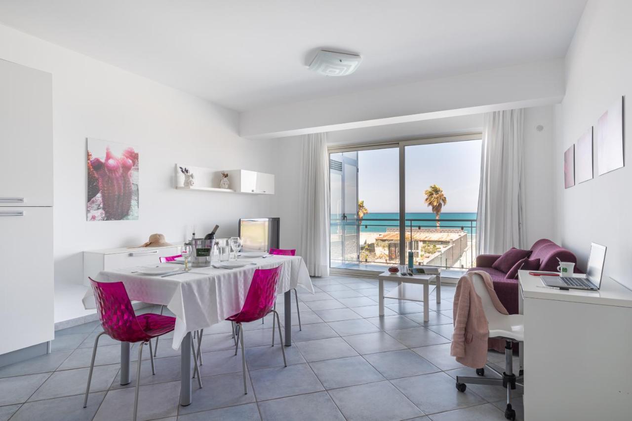 Terraces D'Orlando - Family Apartments With Sea View And Pool Capo dʼOrlando Екстериор снимка