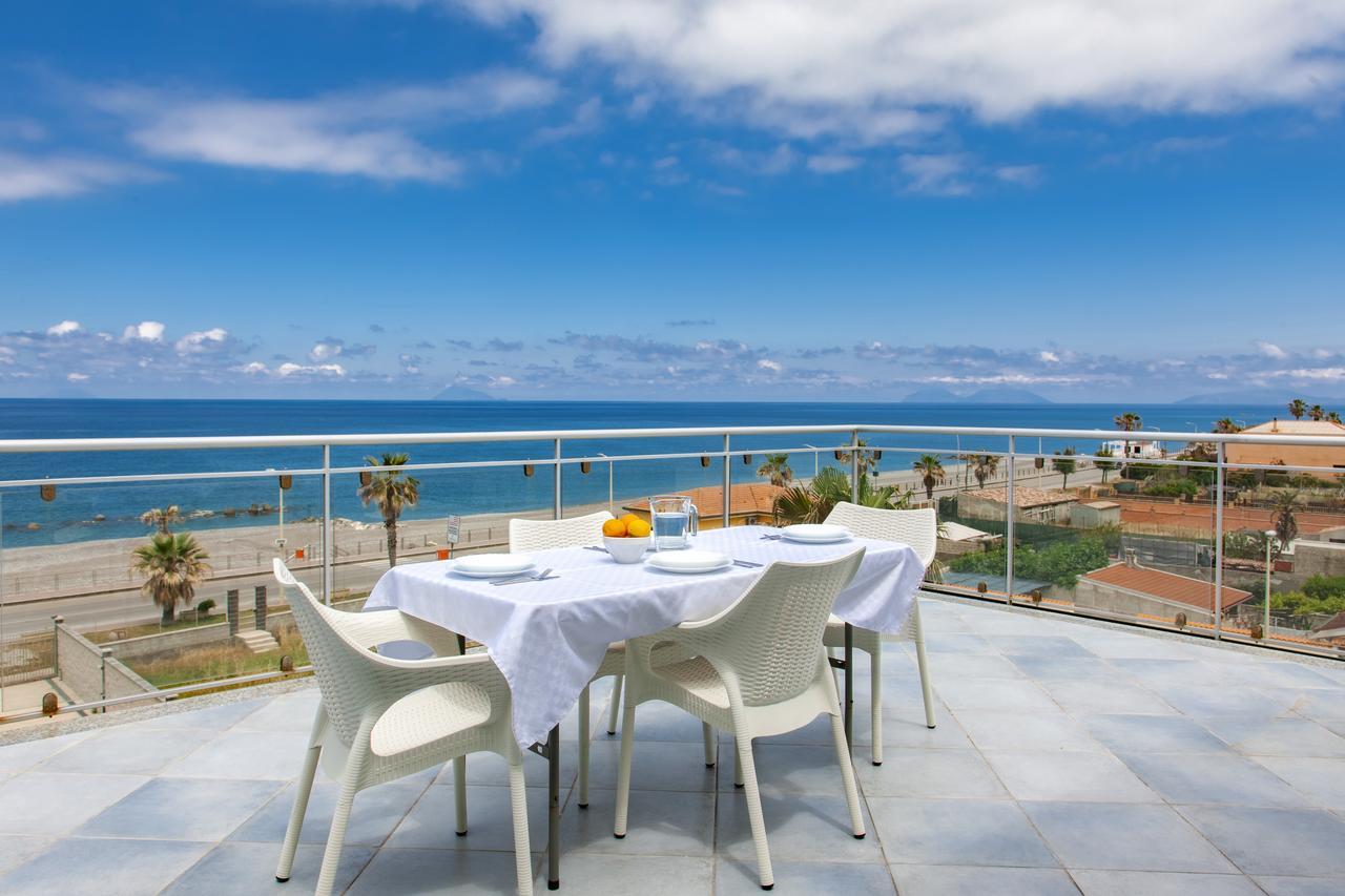 Terraces D'Orlando - Family Apartments With Sea View And Pool Capo dʼOrlando Екстериор снимка