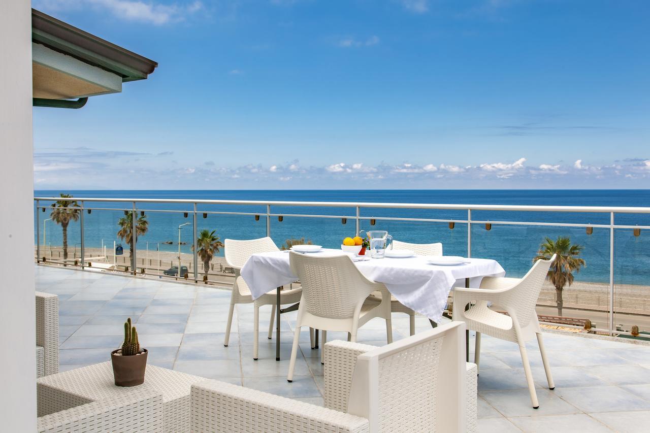 Terraces D'Orlando - Family Apartments With Sea View And Pool Capo dʼOrlando Екстериор снимка